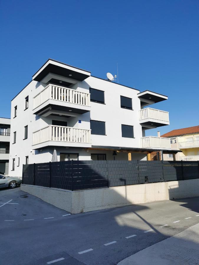Apartment Misic トロギール エクステリア 写真